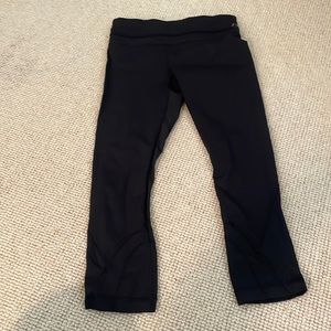 Lulu black cropped leggings
